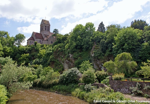 Saint Cèneri le Gérei dans les Alpes Mancelles